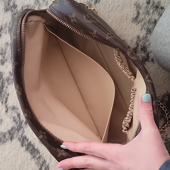 Louis Vuitton Monogram Trousse 28 Crossbody - Picture 10 of 10